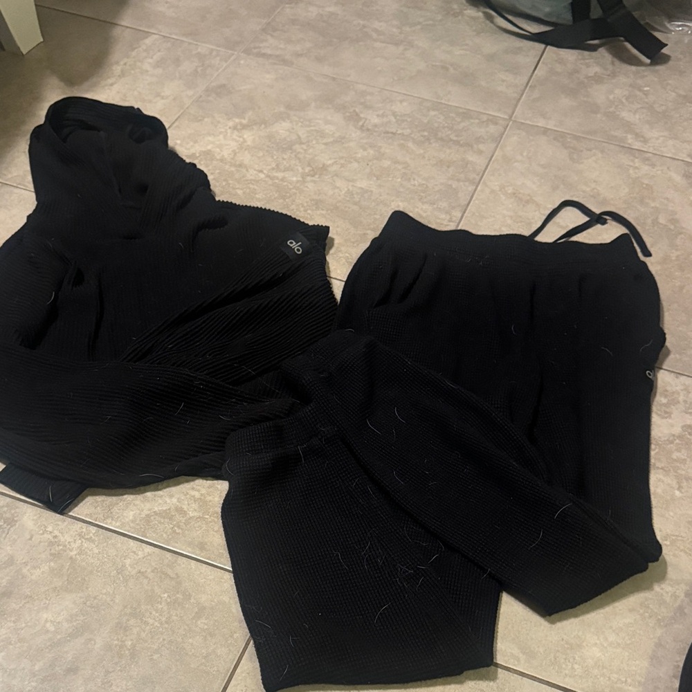Alo sweatsuit